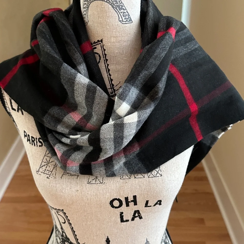 Cashmink V. Fraas Black Gray White Red Plaid Fringe Scarf Made in Germany